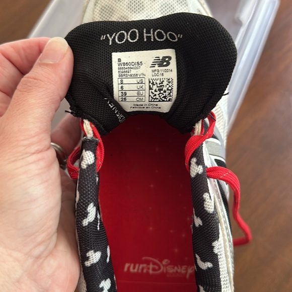 New Balance 860 Run Disney 2015 Minnie Mouse Sneakers - Picture 4 of 16